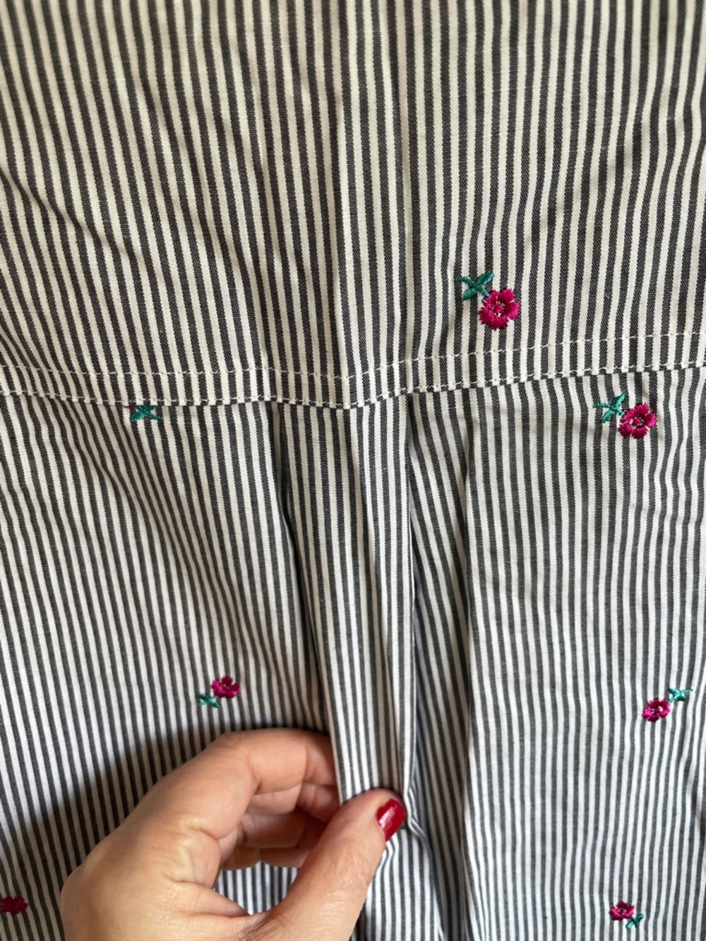 NWT COURT & ROWE Striped Embroidered Floral Long-Sleeve Button Front Shirt XXL - Picture 9 of 12